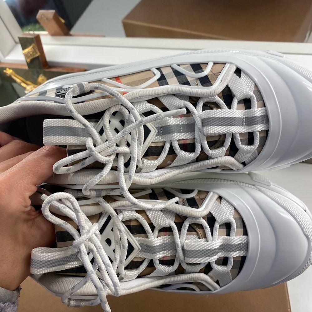 Burberry
Arthur Vintage Checked Cotton & Leather Low-Top Sneakers - Picture 8 of 15